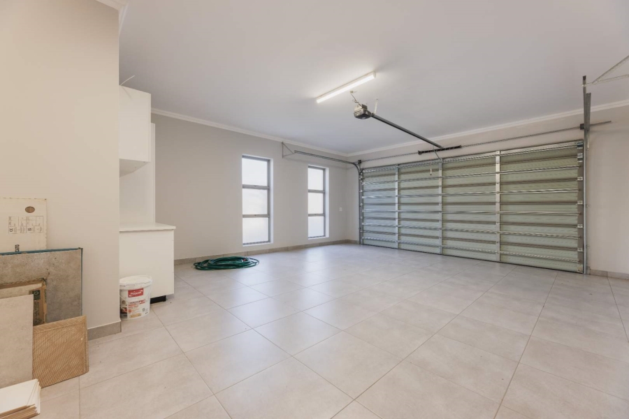 4 Bedroom Property for Sale in Kingswood Golf Estate Western Cape